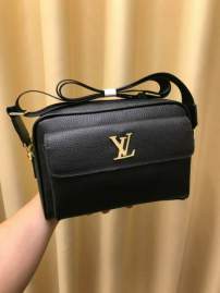 Picture of Louis Vuitton Mens Bags _SKUfw134077752fw